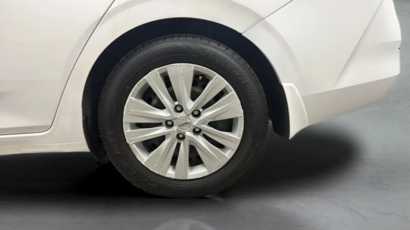 Nissan Sentra photo 28