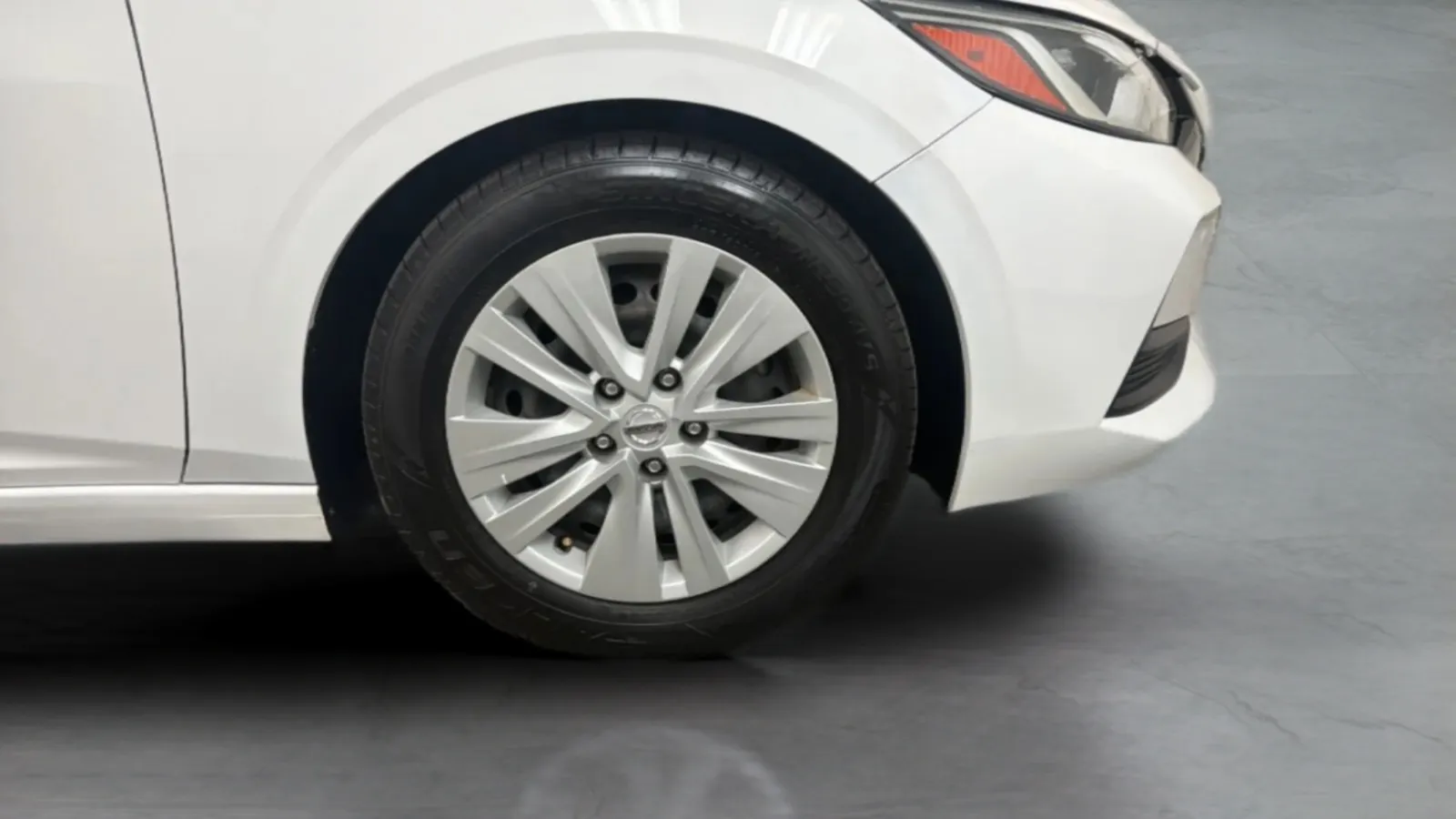 Nissan Sentra photo 26