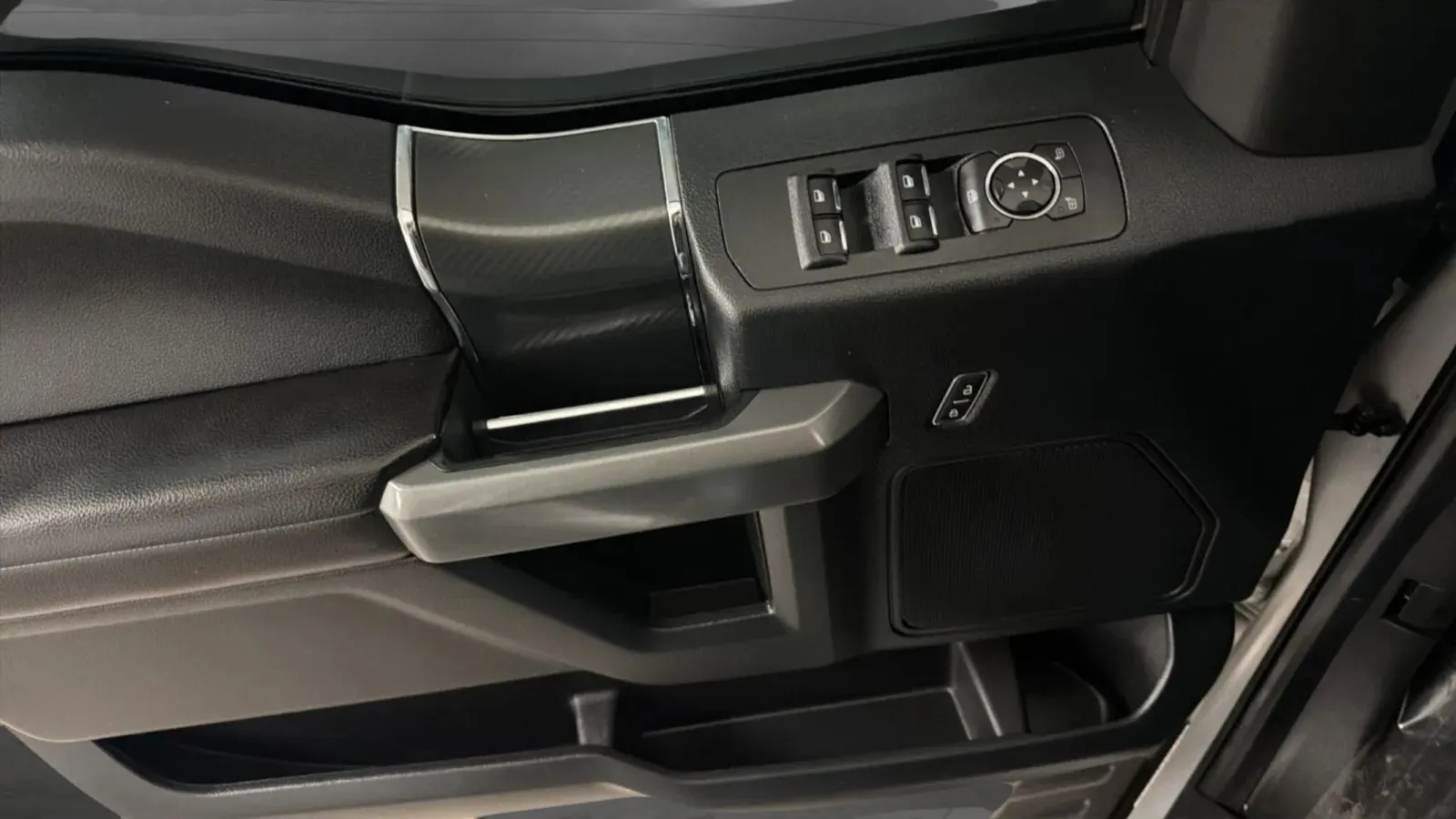 Ford F-150 photo 16
