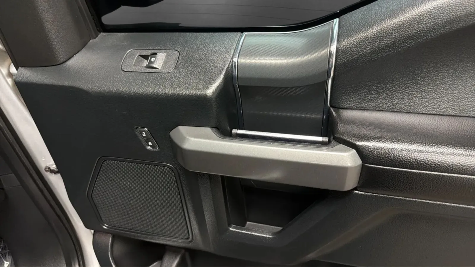 Ford F-150 photo 17