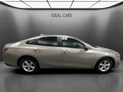 More photos of 2022 Chevrolet Malibu LT at Ideal Cars - at Crismon Rd., AZ