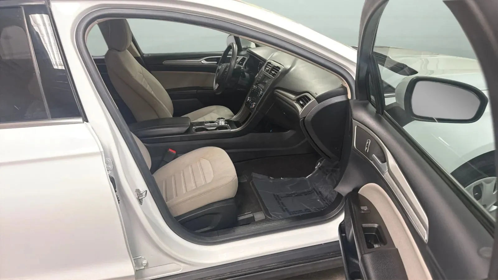 Ford Fusion photo 21