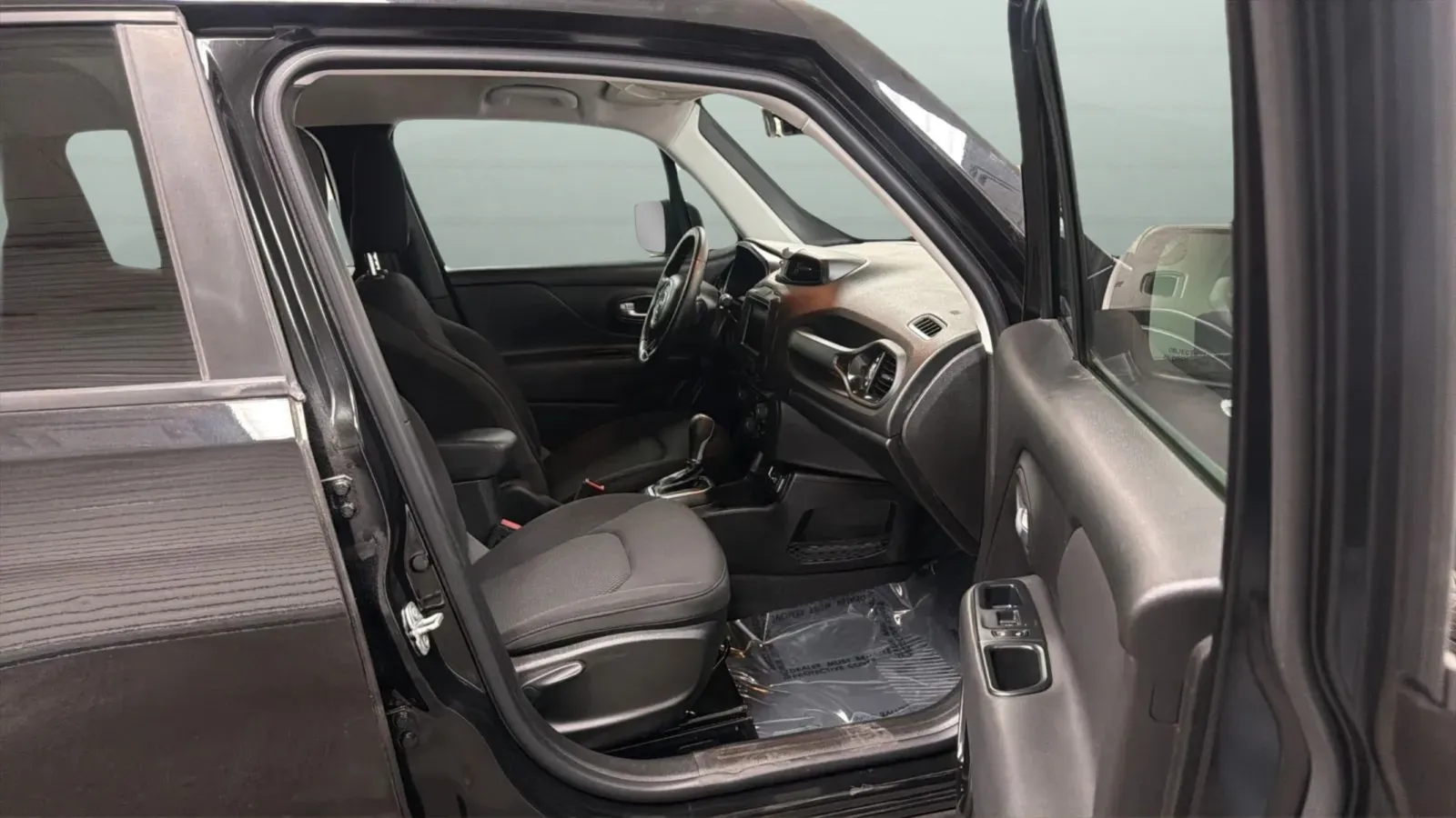 Jeep Renegade photo 22