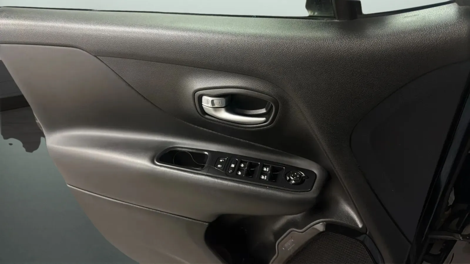 Jeep Renegade photo 18