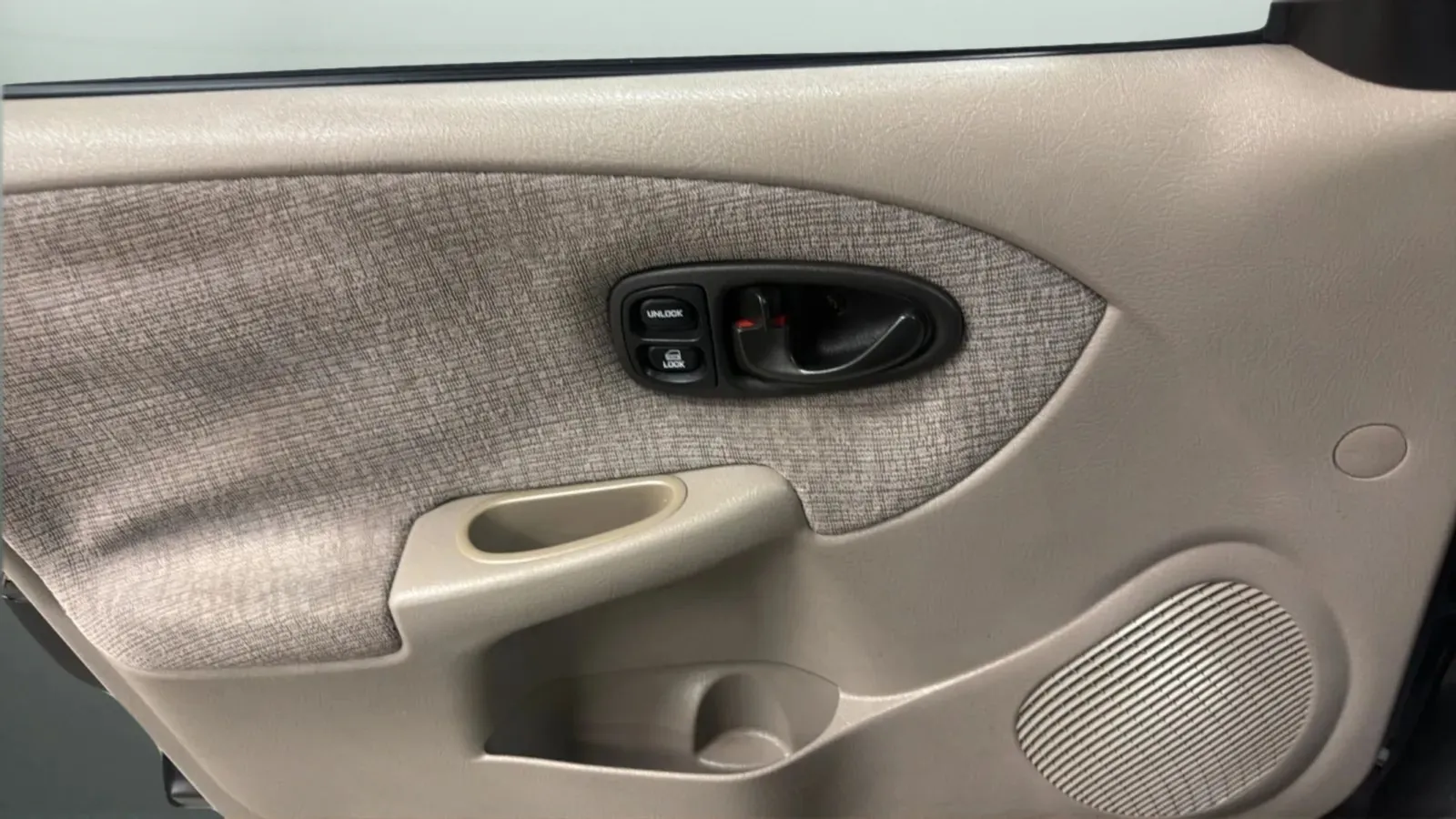 Saturn S-Series photo 15
