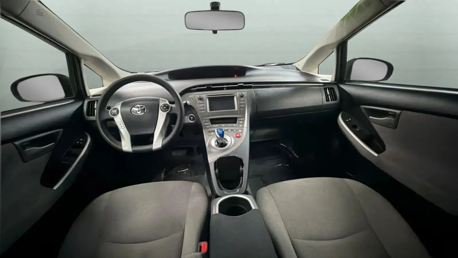 Toyota Prius photo 9
