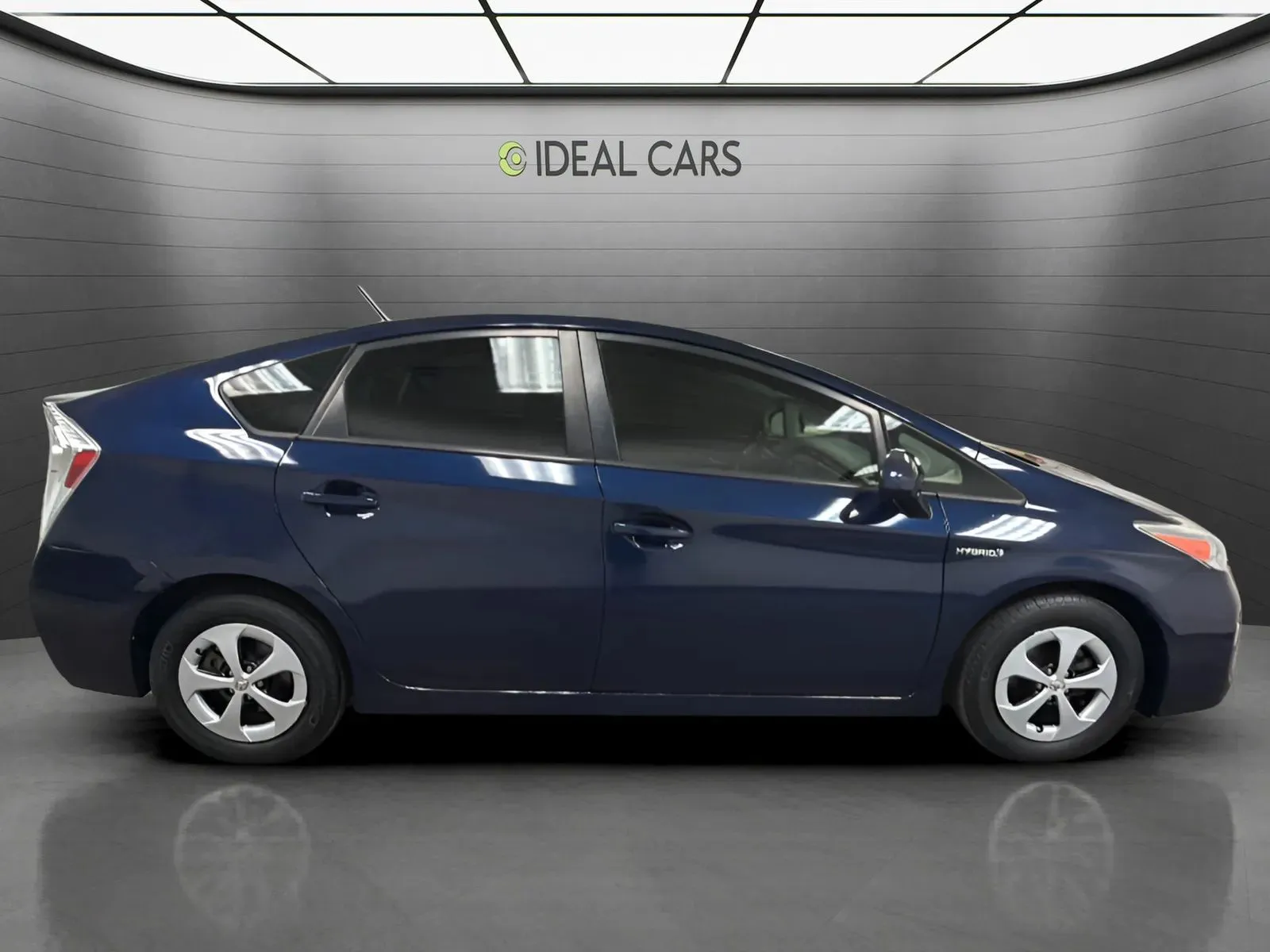 Toyota Prius photo 4