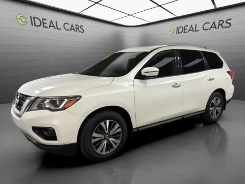 White 2017 Nissan Pathfinder SV for sale in Mesa, AZ