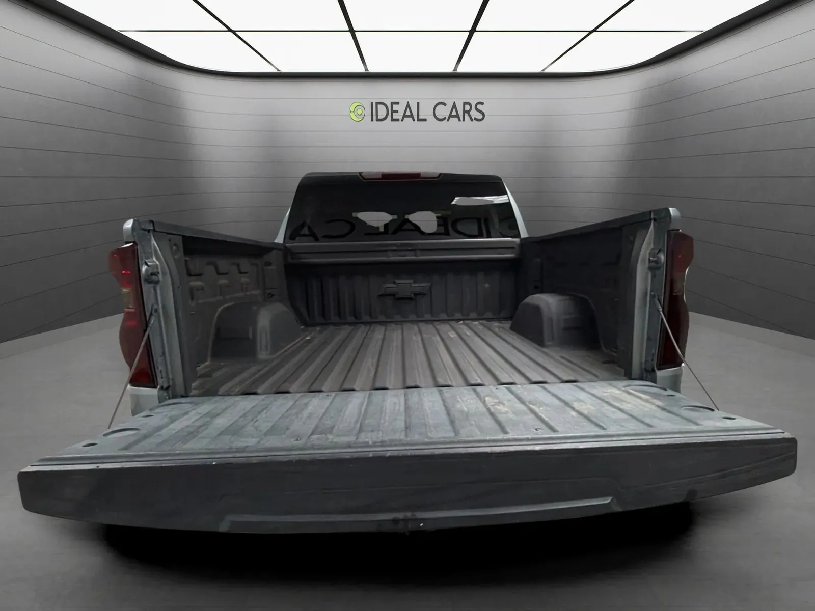 Chevrolet Silverado photo 19