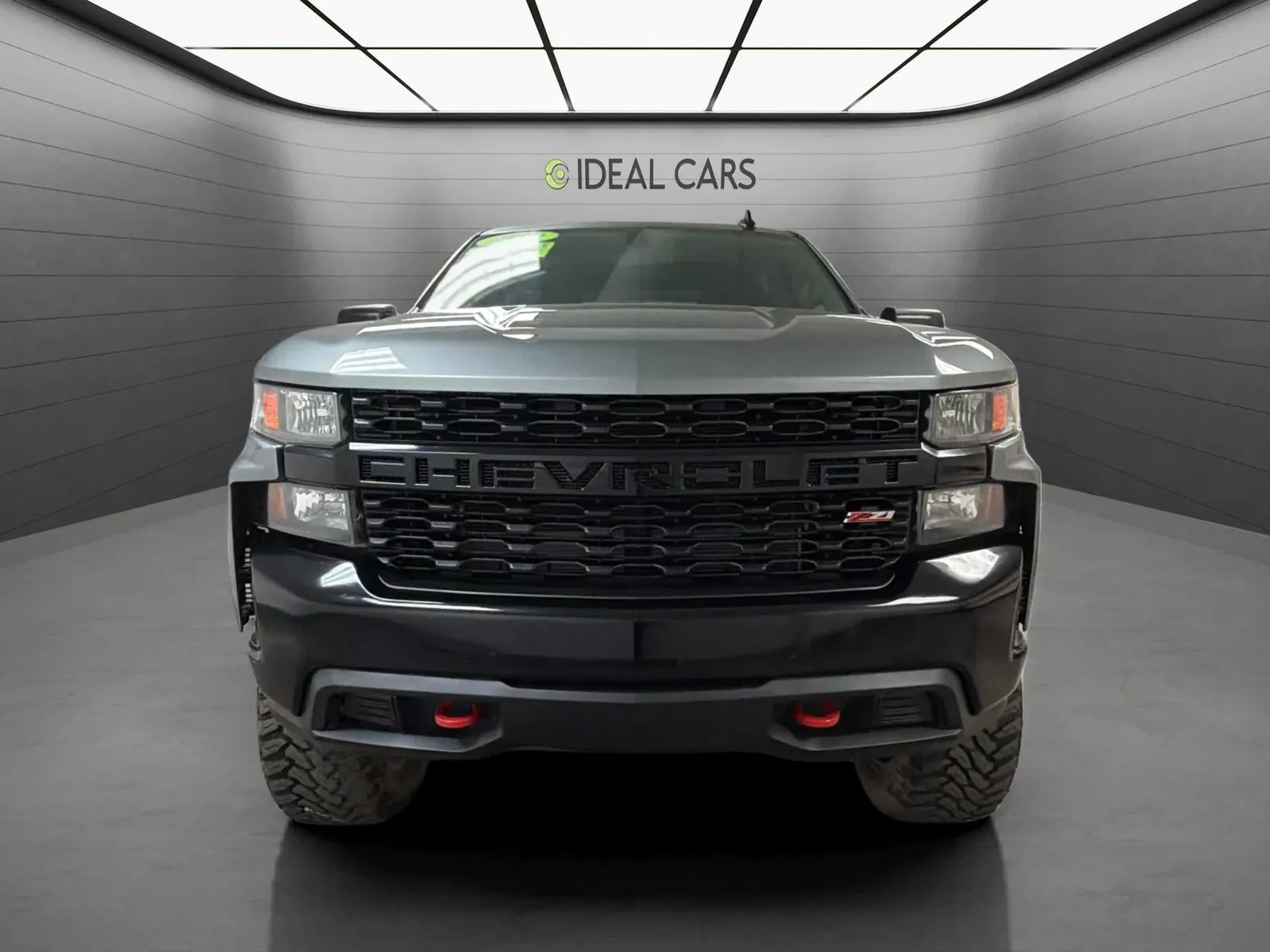 Chevrolet Silverado photo 2