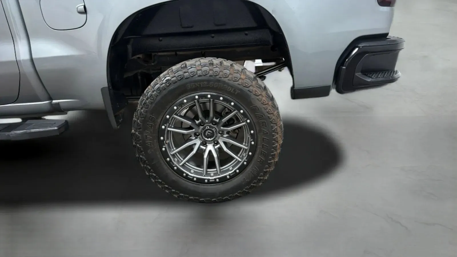 Chevrolet Silverado photo 26