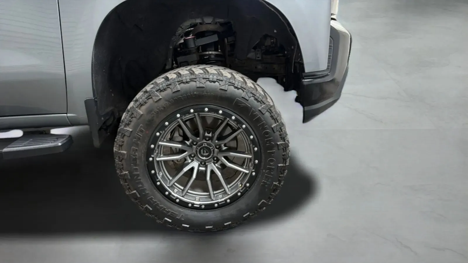 Chevrolet Silverado photo 24