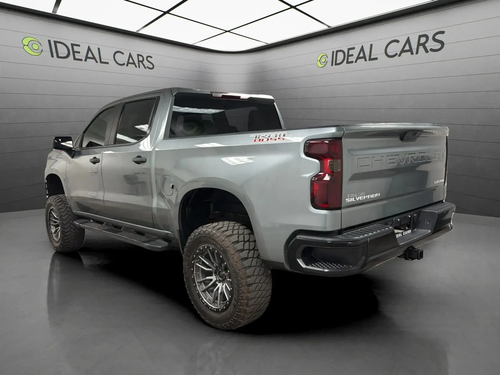 Chevrolet Silverado photo 7