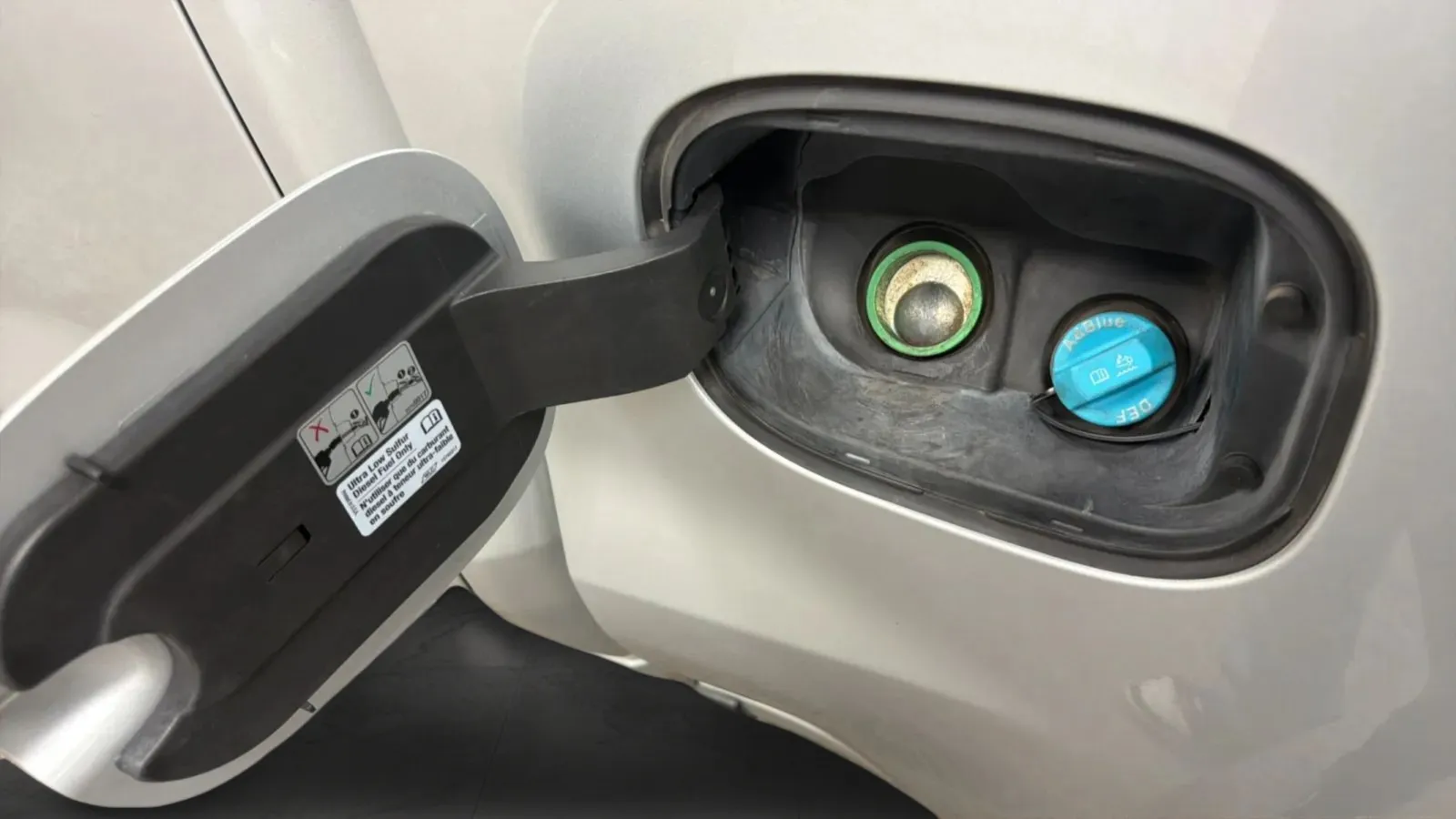 Chevrolet Silverado photo 29