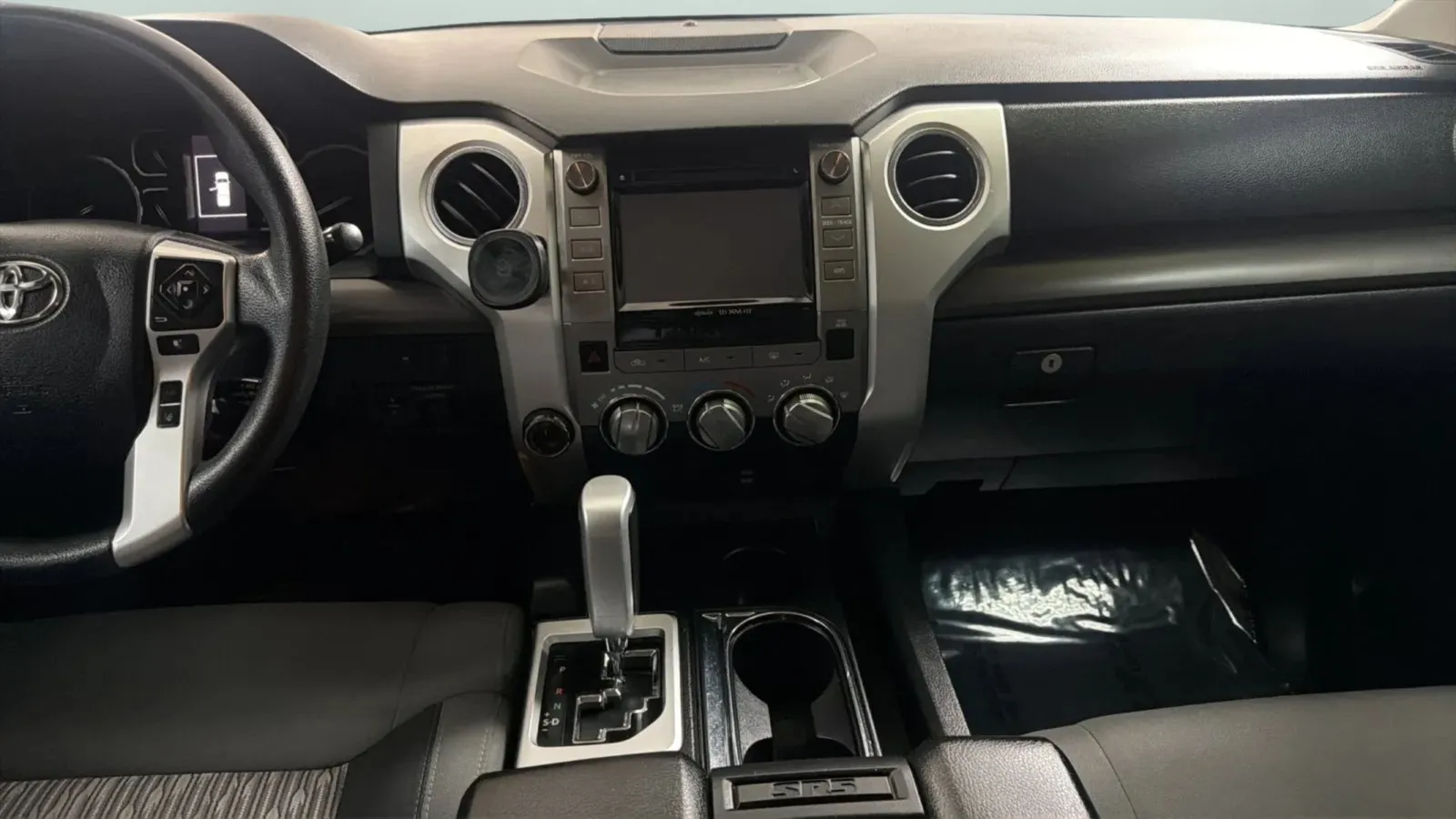 Toyota Tundra photo 15