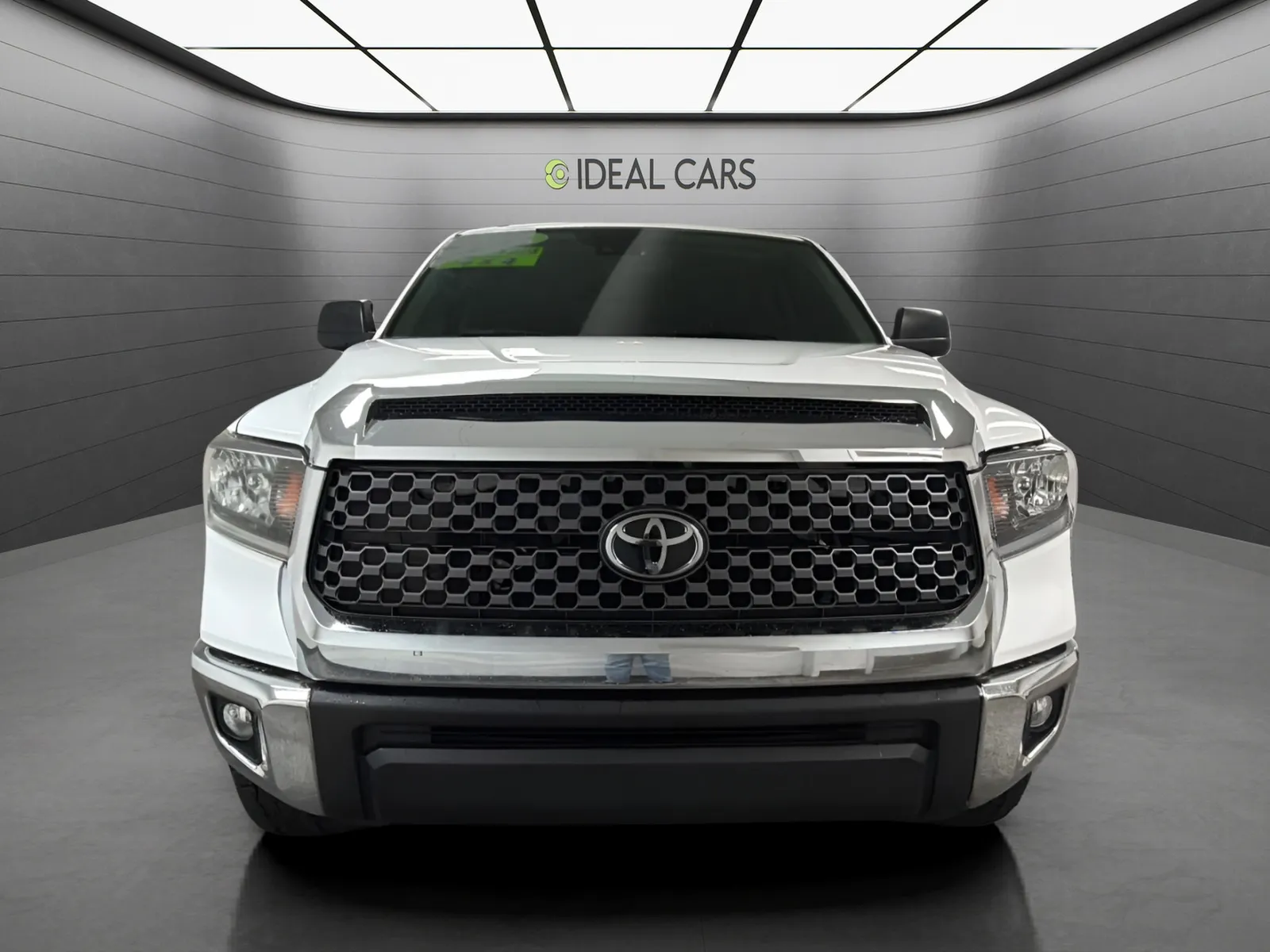 Toyota Tundra photo 2