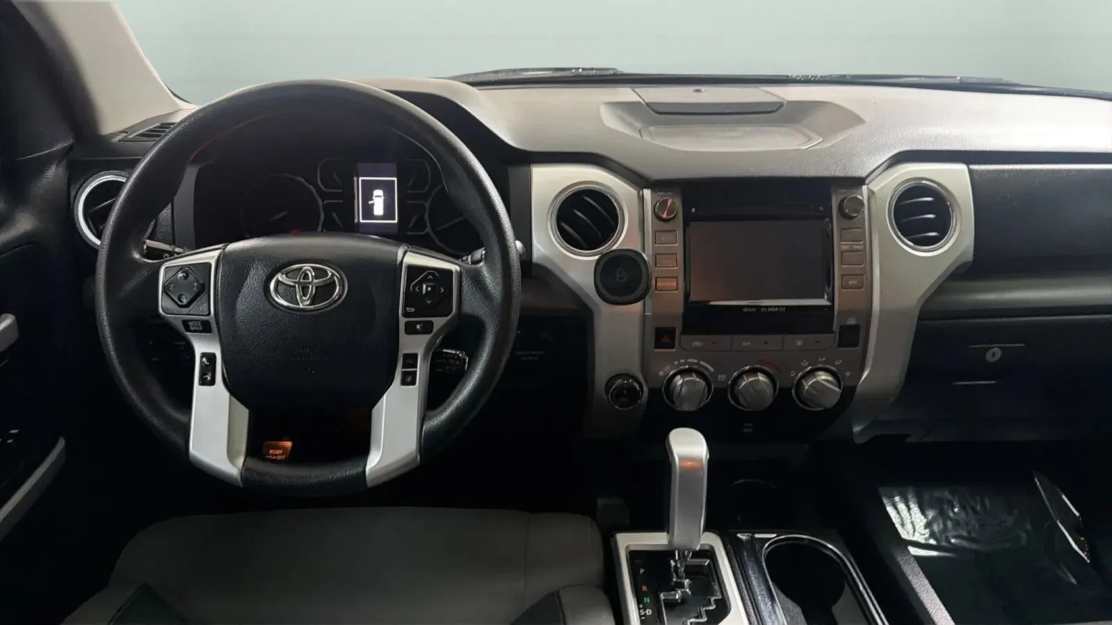 Toyota Tundra photo 10