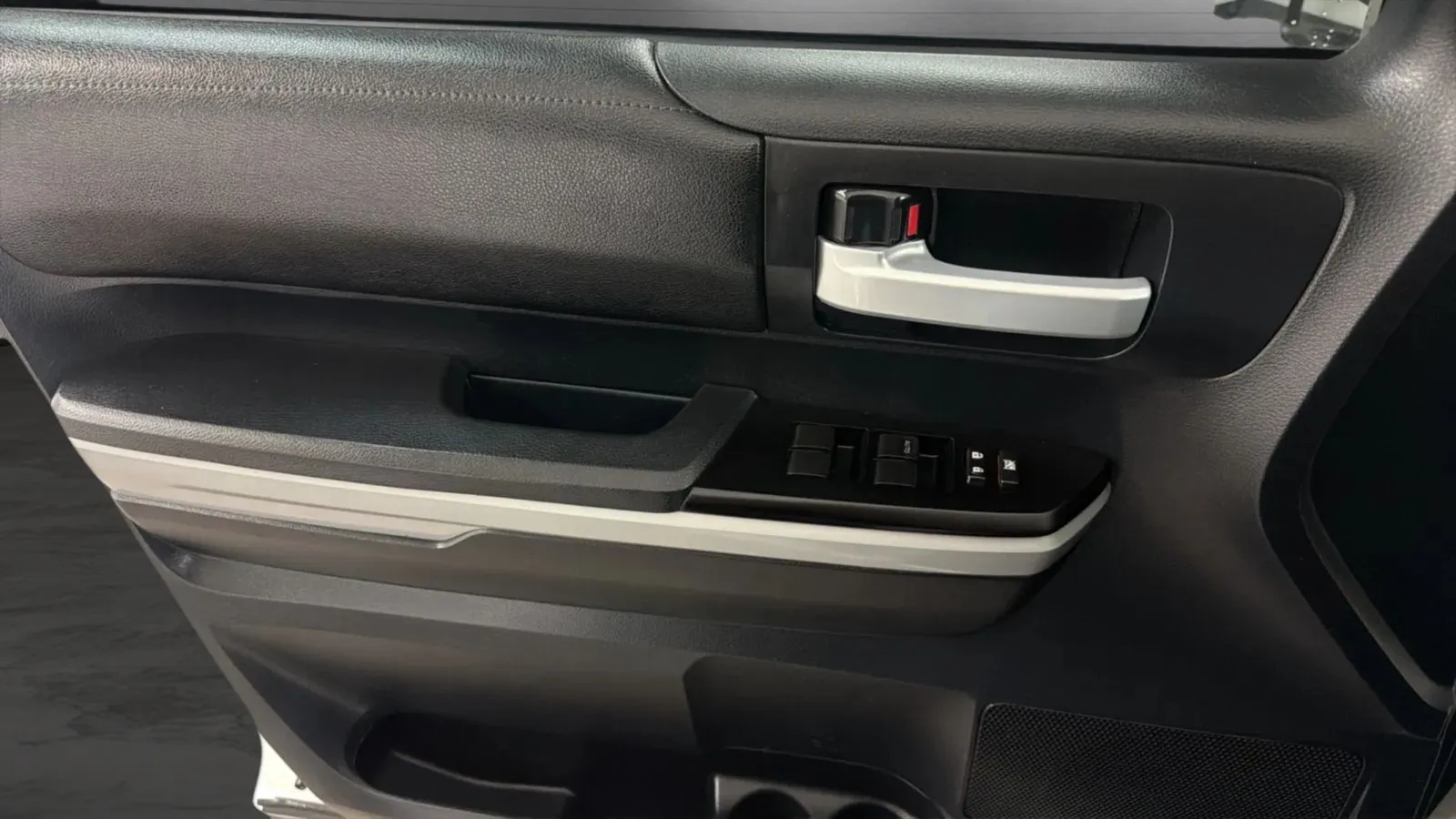 Toyota Tundra photo 16