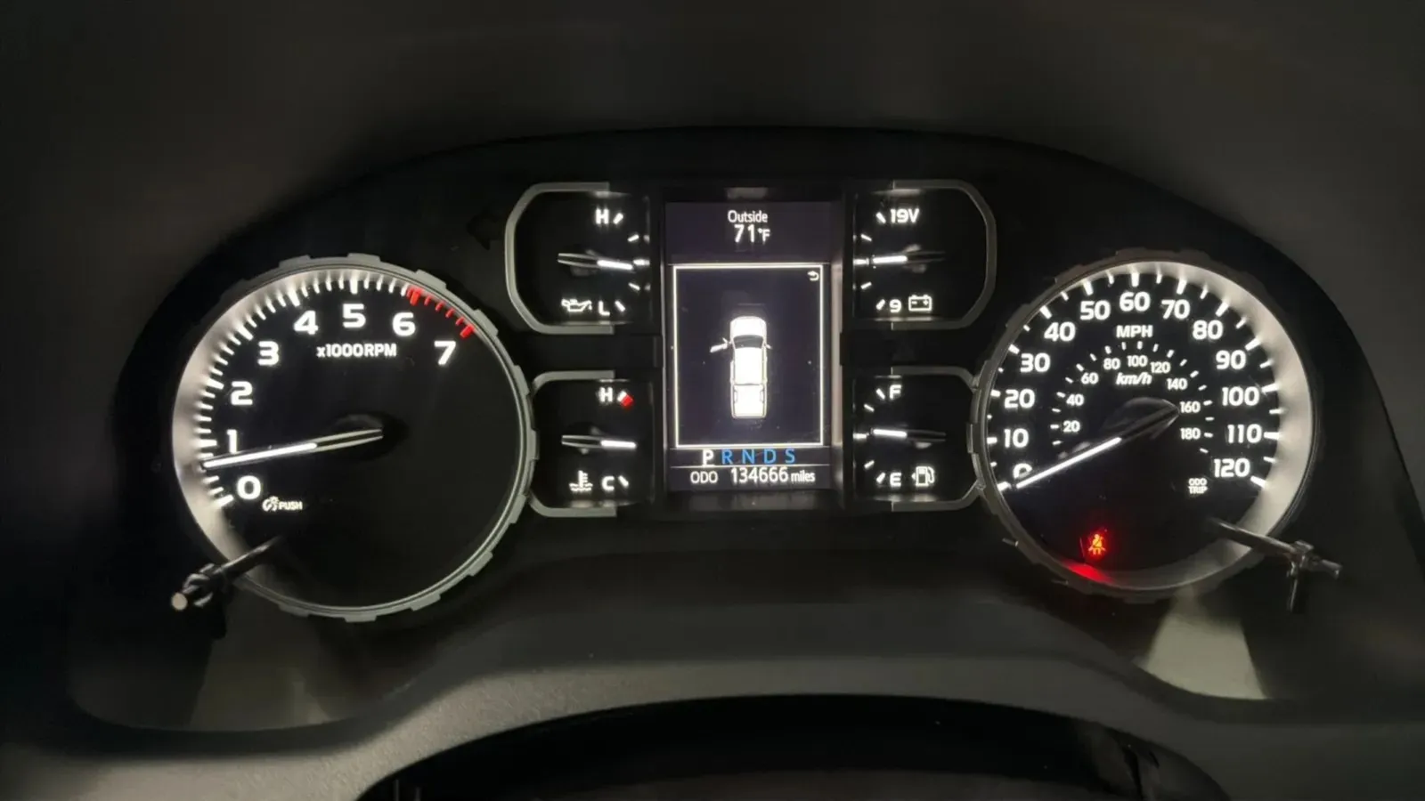 Toyota Tundra photo 11
