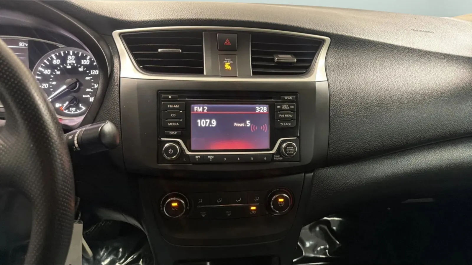 Nissan Sentra photo 14
