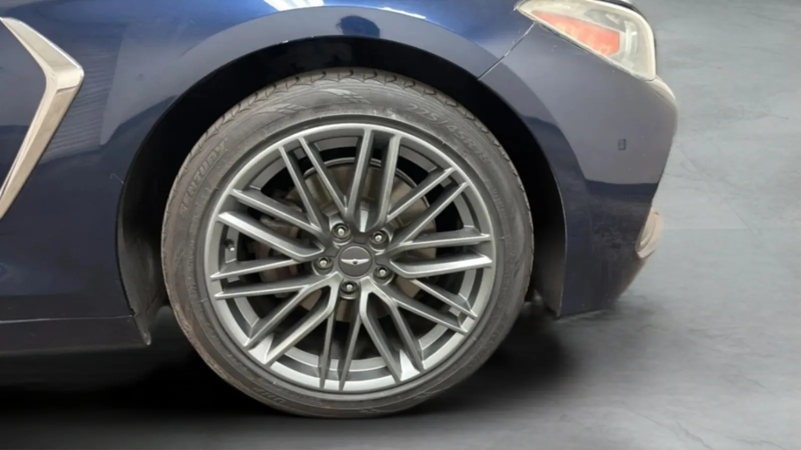 Genesis G70 photo 26