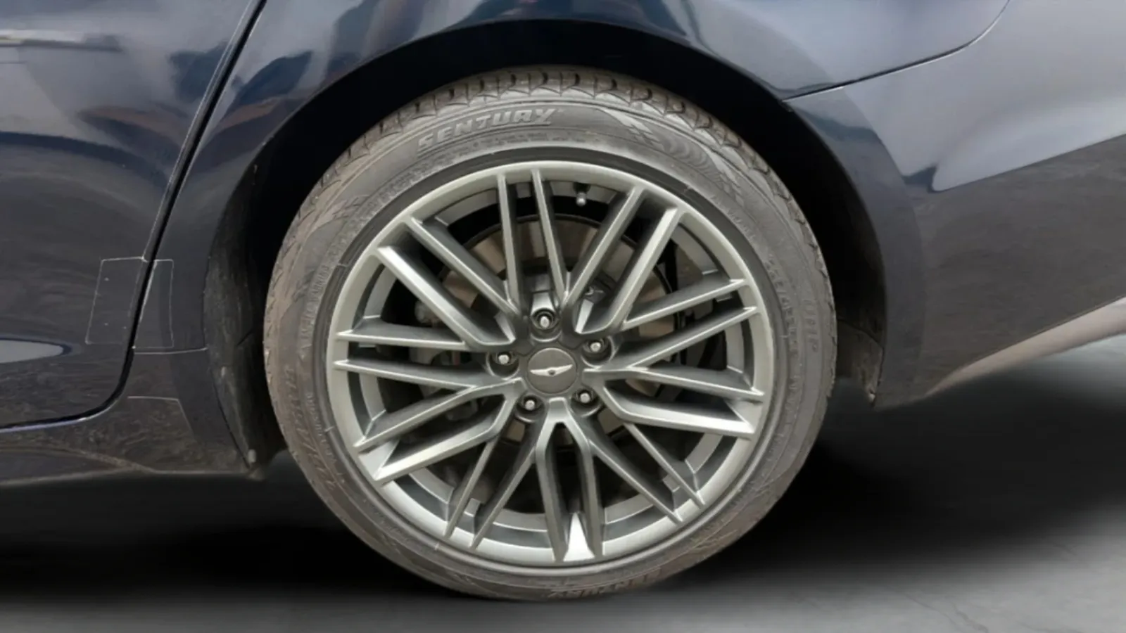 Genesis G70 photo 28