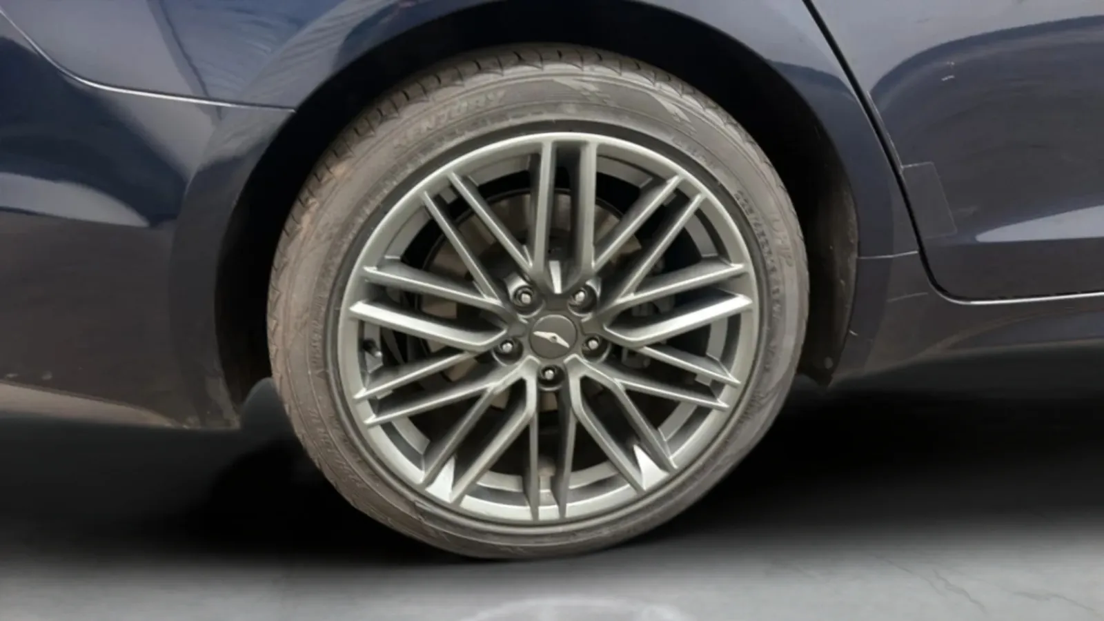 Genesis G70 photo 27