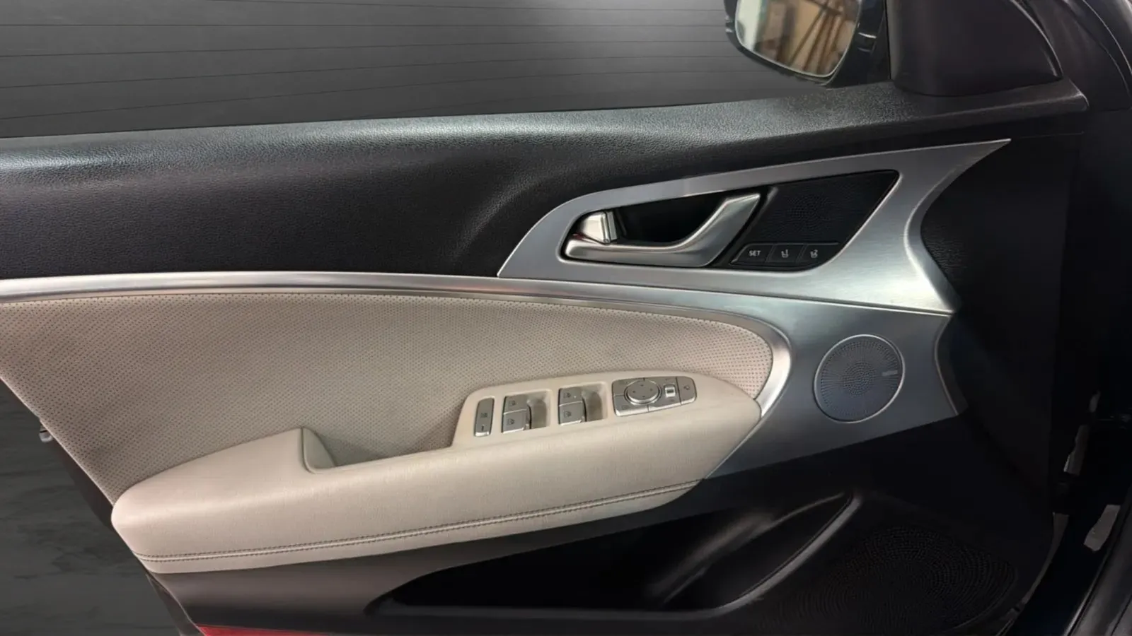 Genesis G70 photo 17