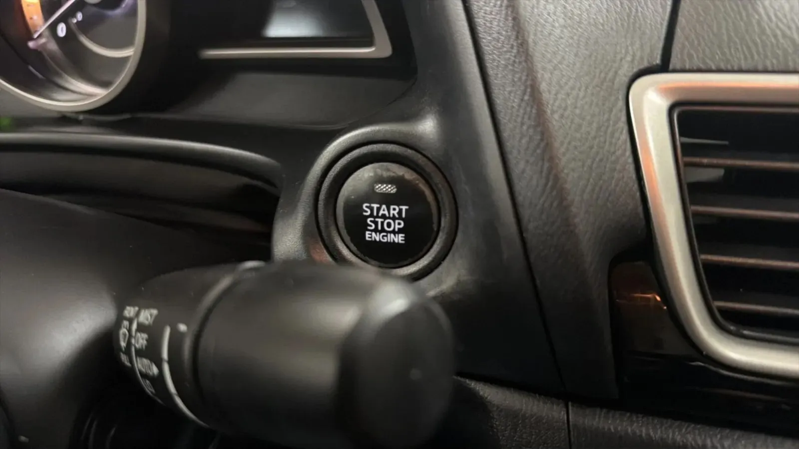 Mazda Mazda3 photo 16