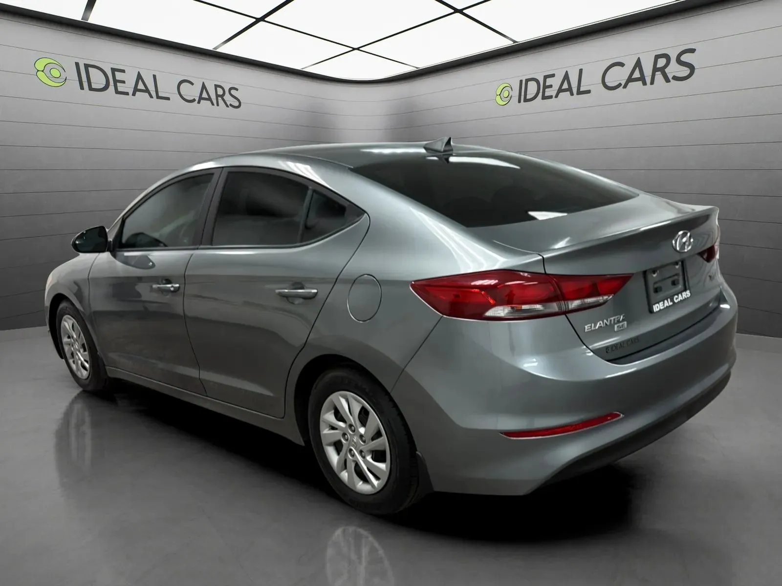 Hyundai Elantra photo 7