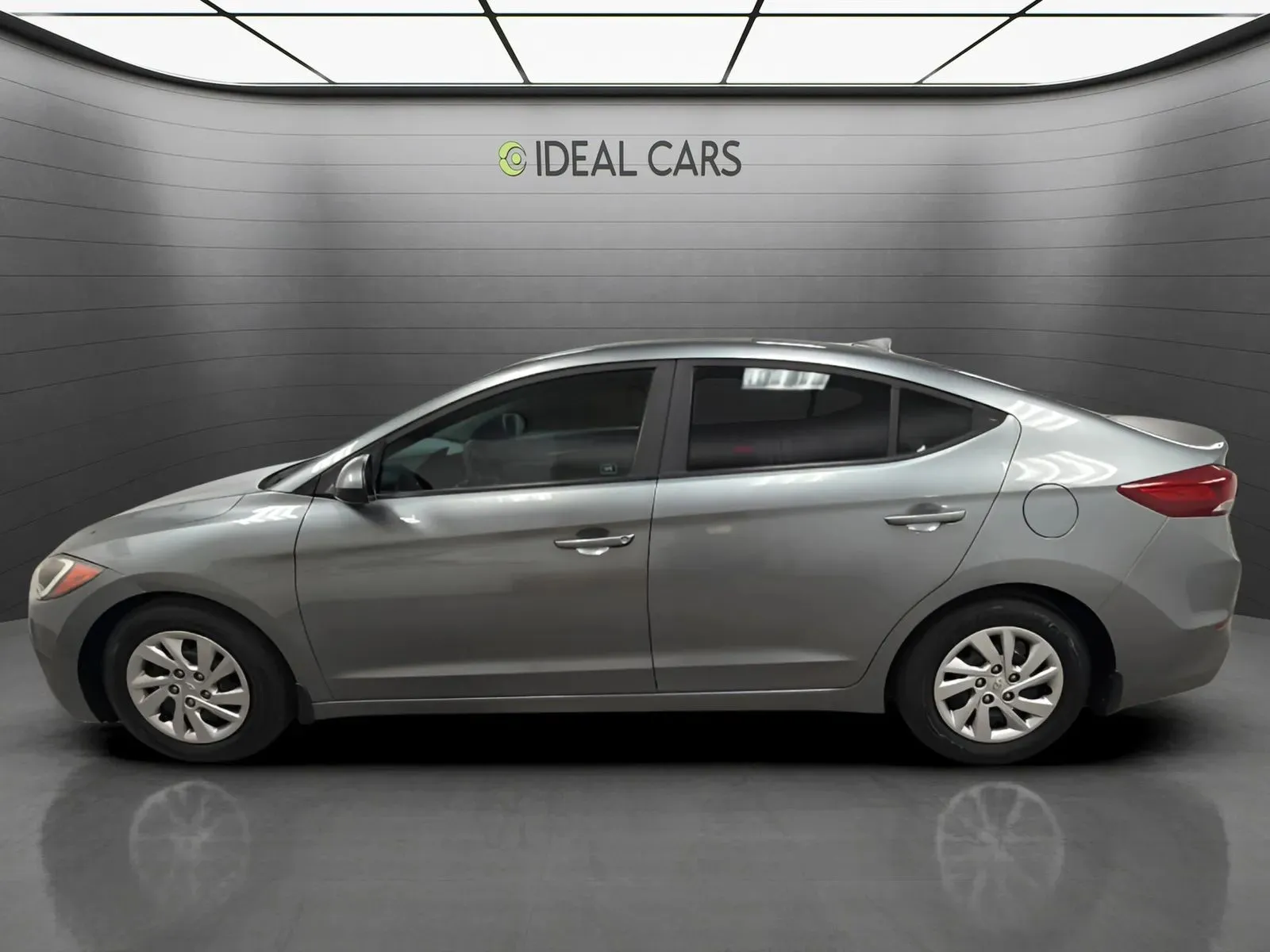 Hyundai Elantra photo 8