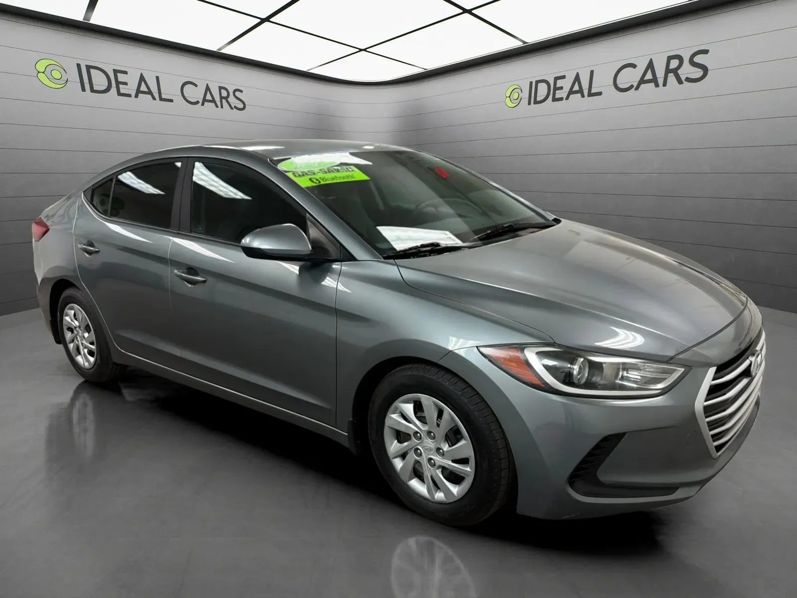 Hyundai Elantra photo 3