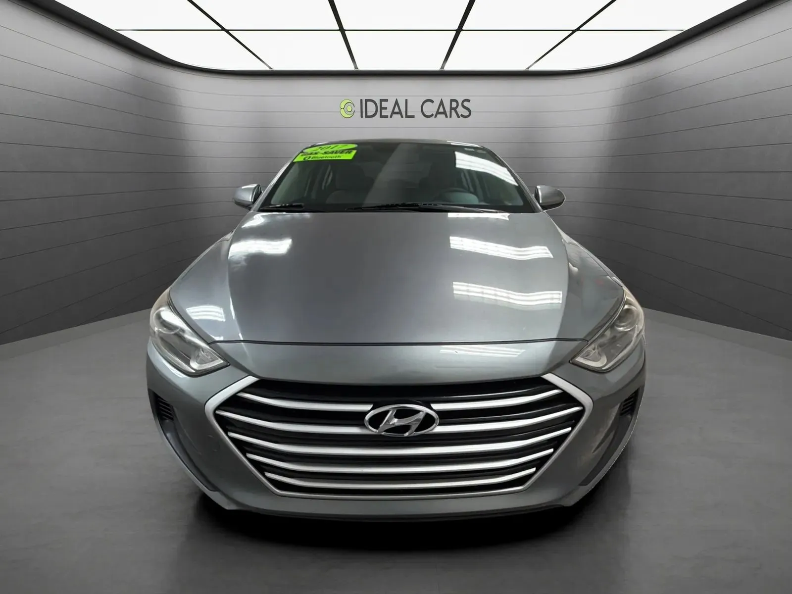 Hyundai Elantra photo 2