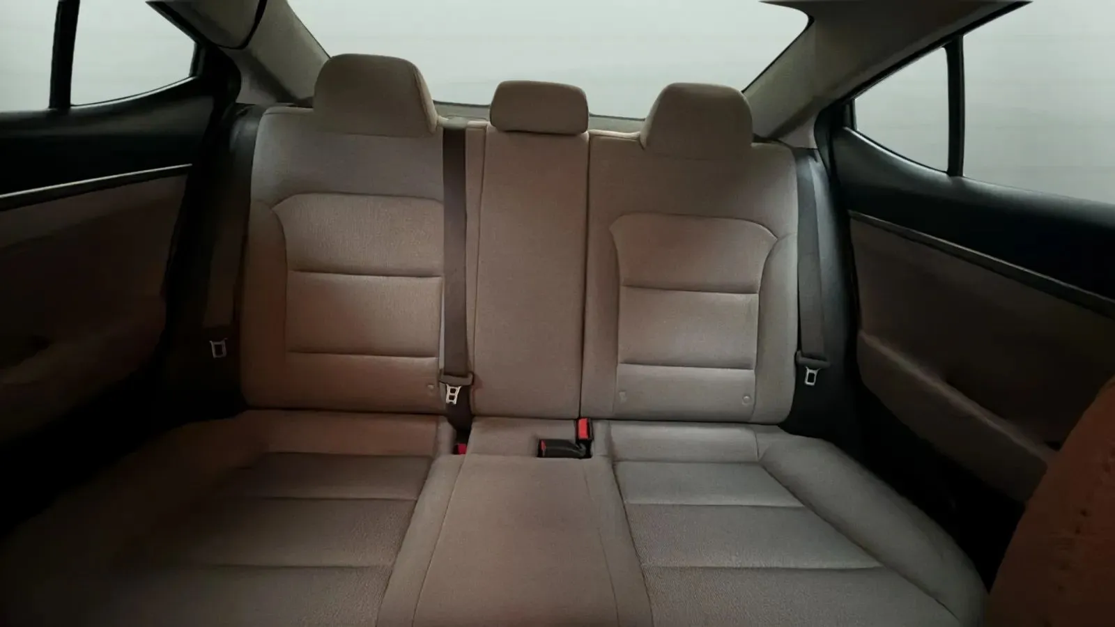 Hyundai Elantra photo 16