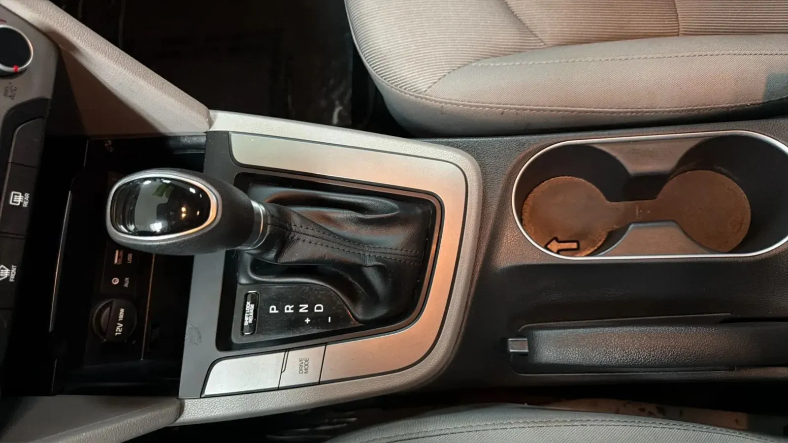 Hyundai Elantra photo 13