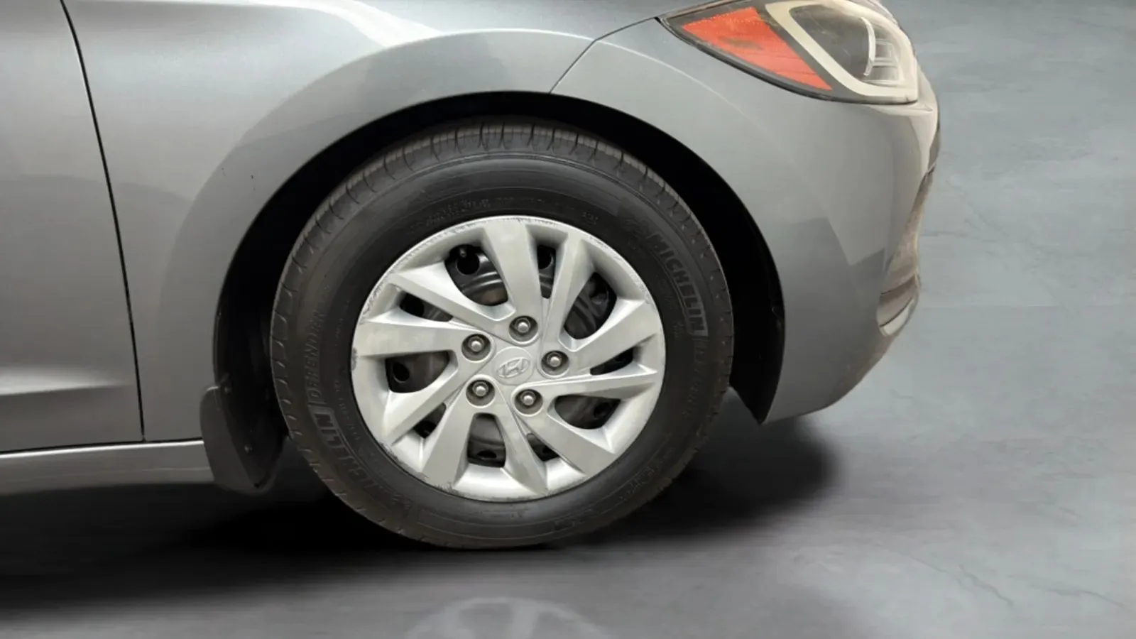 Hyundai Elantra photo 25