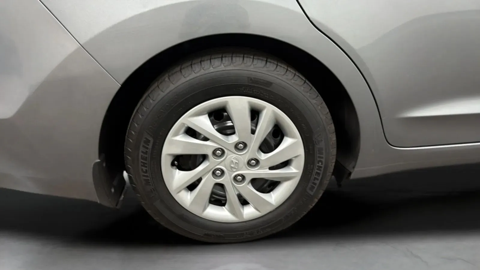 Hyundai Elantra photo 26