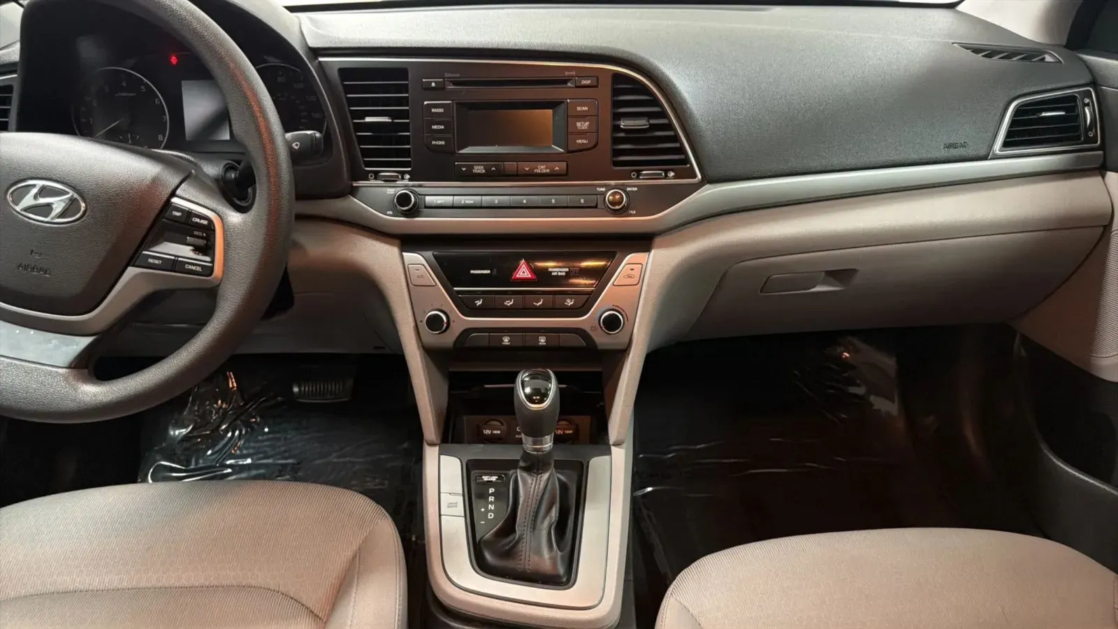 Hyundai Elantra photo 15
