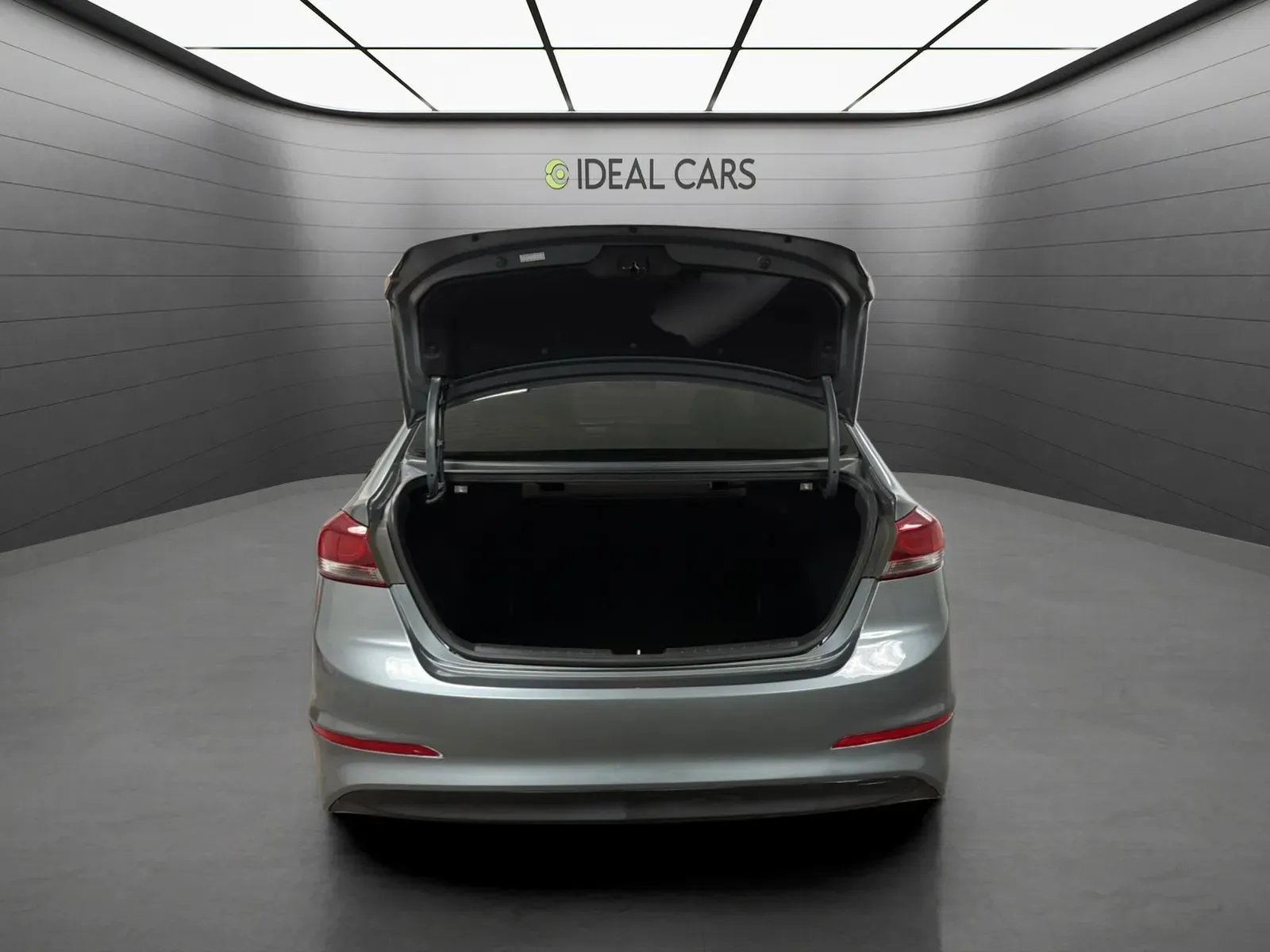 Hyundai Elantra photo 9