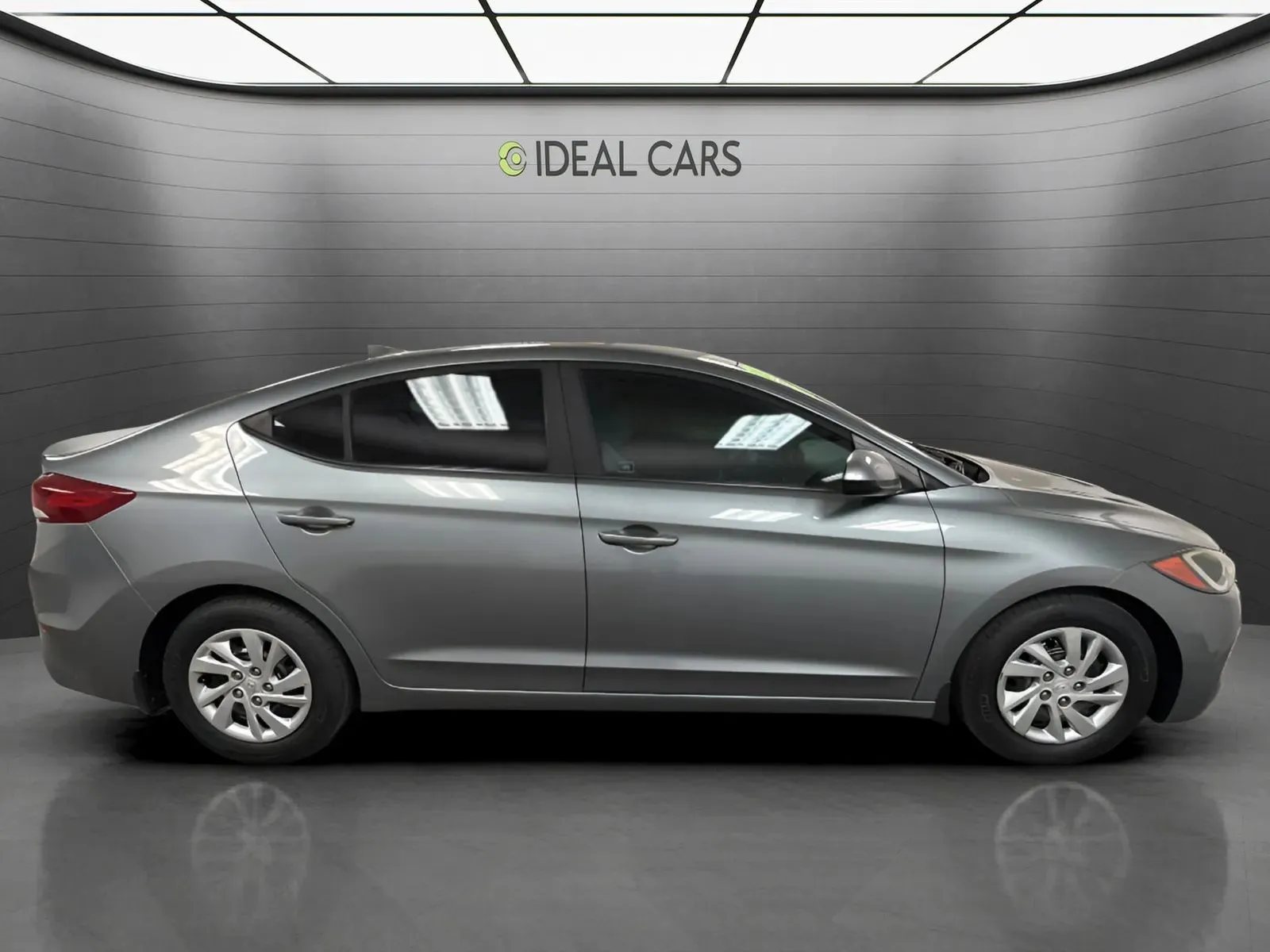 Hyundai Elantra photo 4