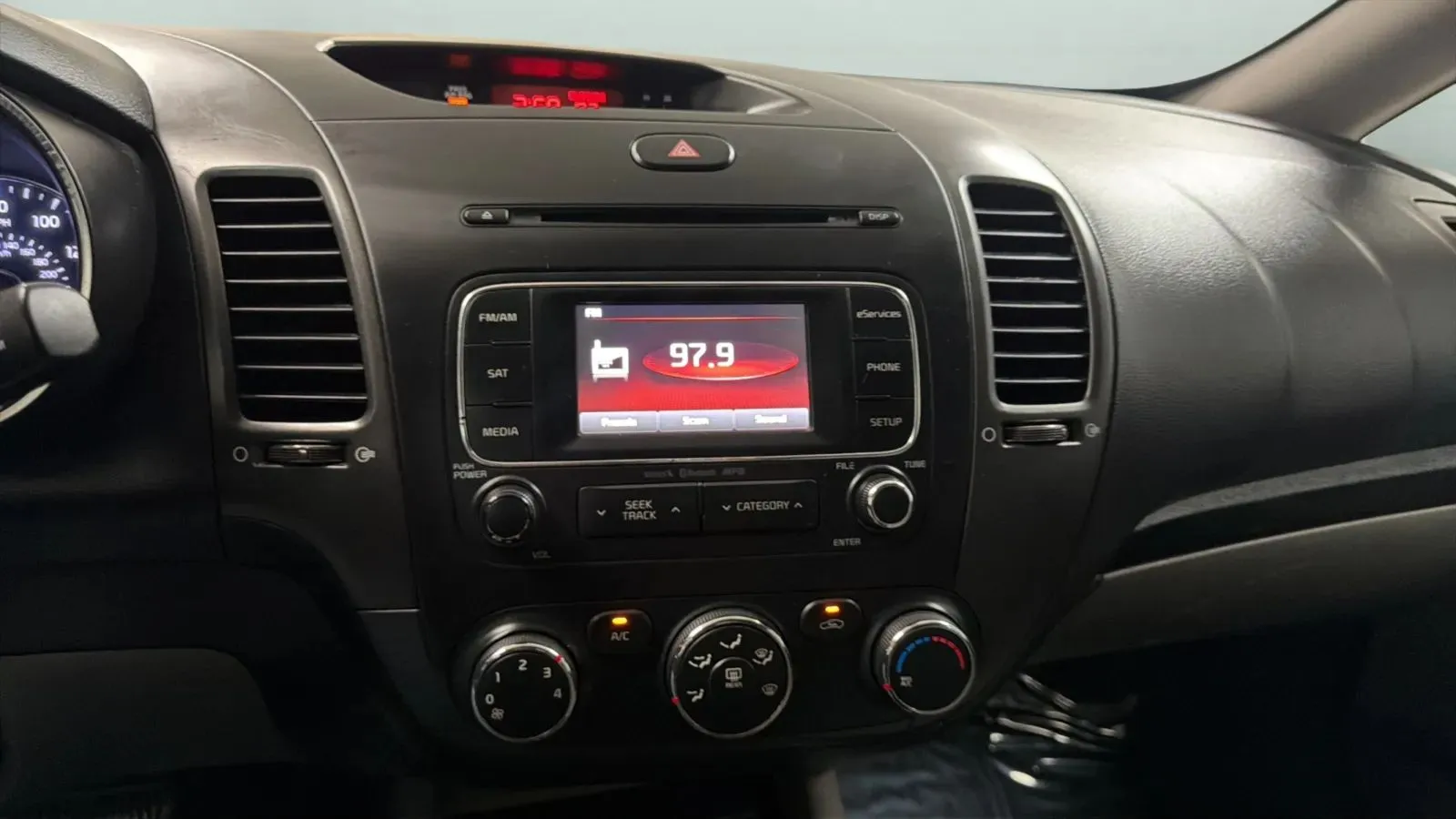 Kia Forte photo 13