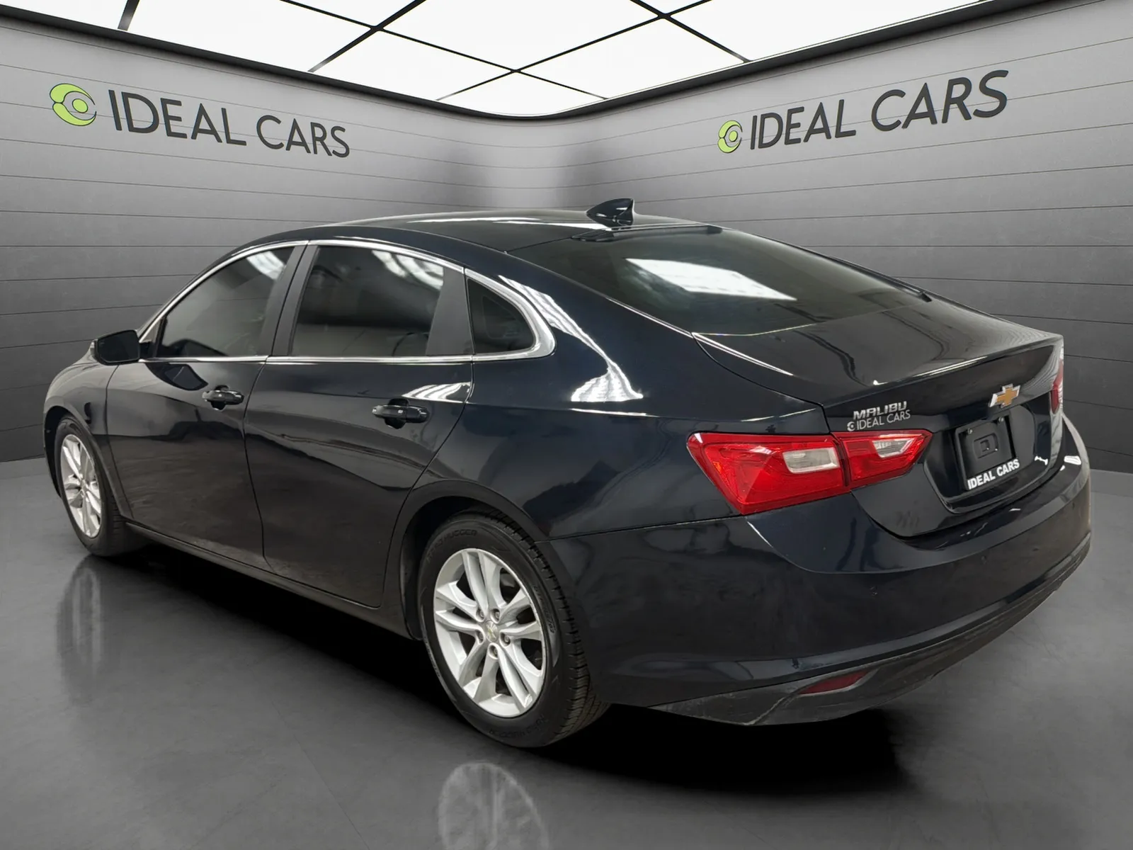 Chevrolet Malibu photo 3