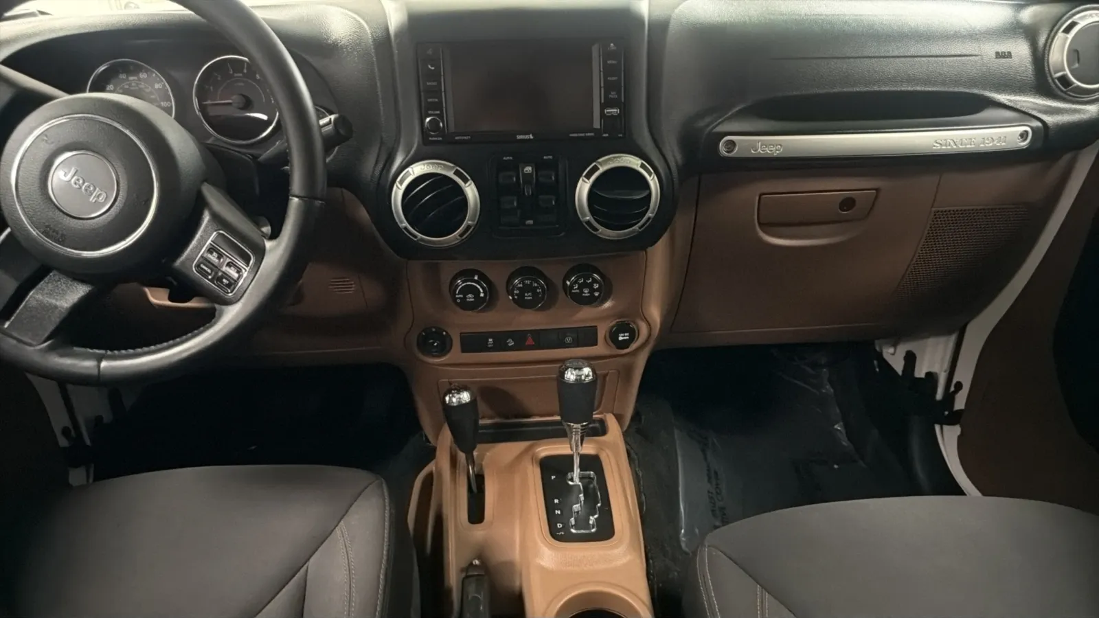 Jeep Wrangler photo 14