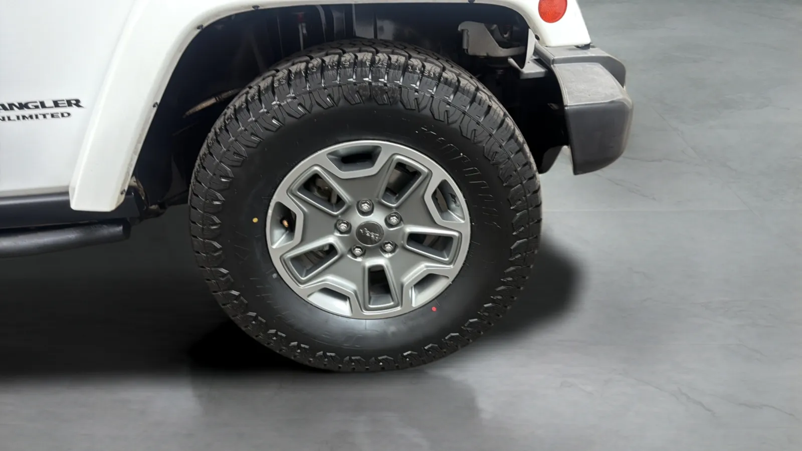 Jeep Wrangler photo 24