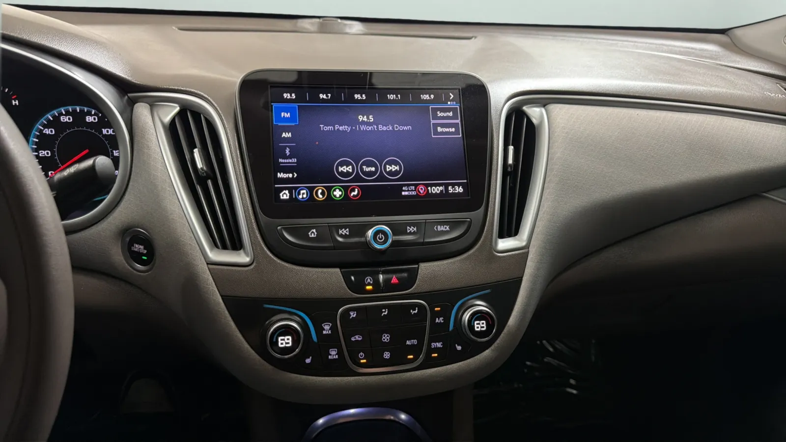 Chevrolet Malibu photo 13