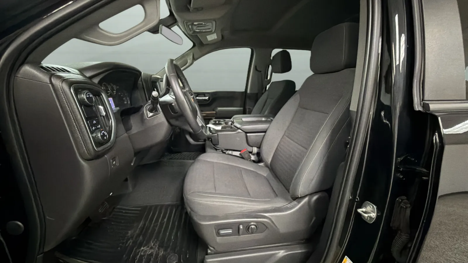 2022 Chevrolet Silverado 1500 Limited LT - Photo 19