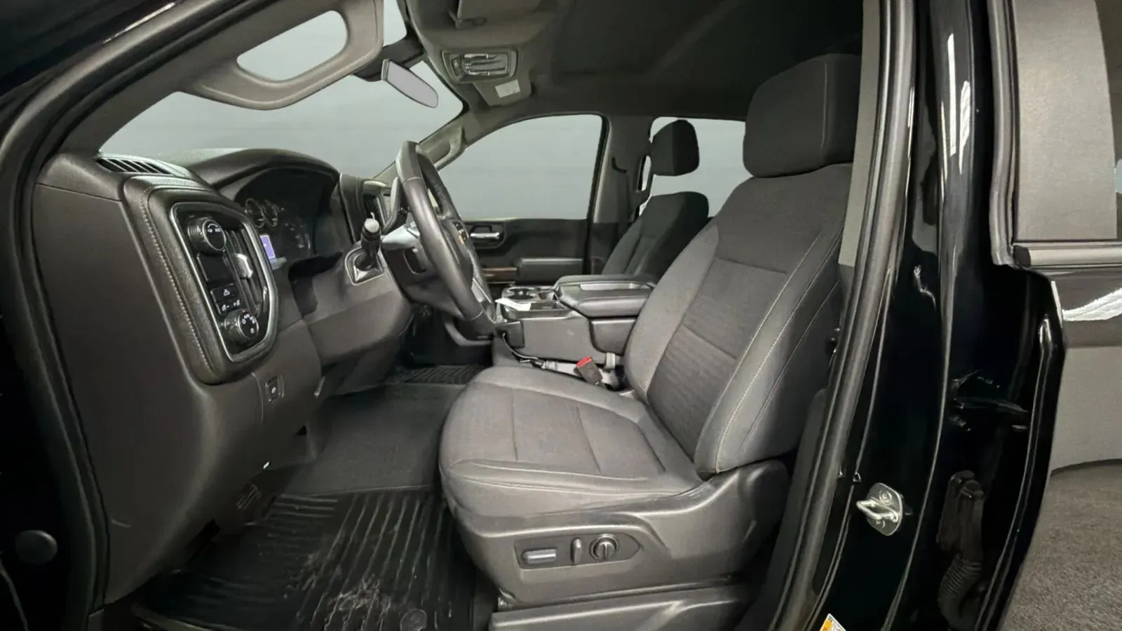 2022 Chevrolet Silverado 1500 Limited LT - Photo 19