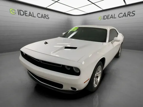 White 2021 Dodge Challenger SXT for sale in Mesa, AZ