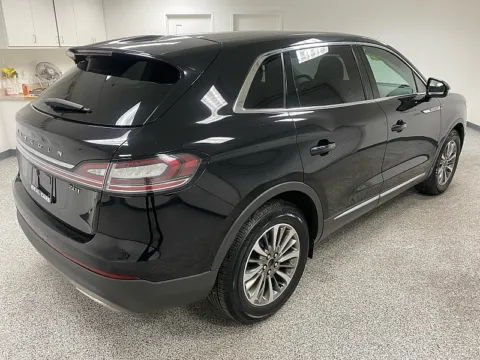 More photos of 2019 Lincoln Nautilus Select at Ideal Cars - at Gilbert Rd, AZ