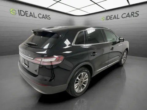 More photos of 2019 Lincoln Nautilus Select at Ideal Cars - at Gilbert Rd, AZ